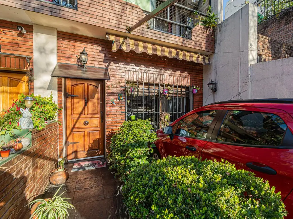 Duplex de 4amb con cochera, patio con parrilla. Sin expensas