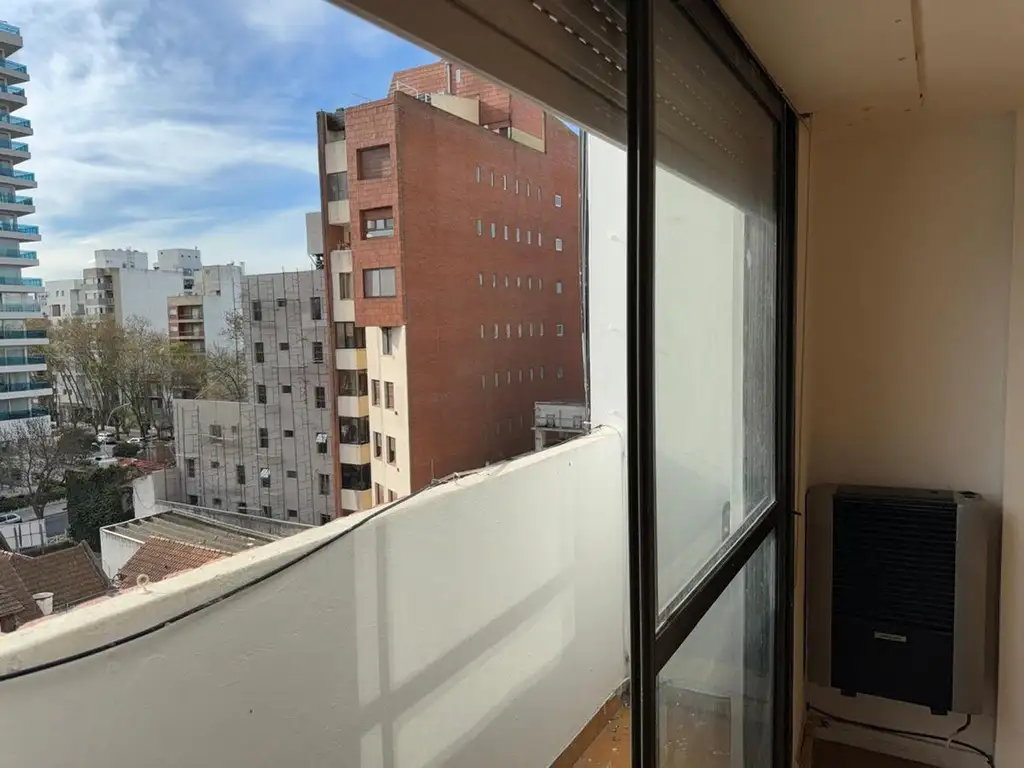 VENTA 2 AMBIENTES CON BALCON LA PERLA