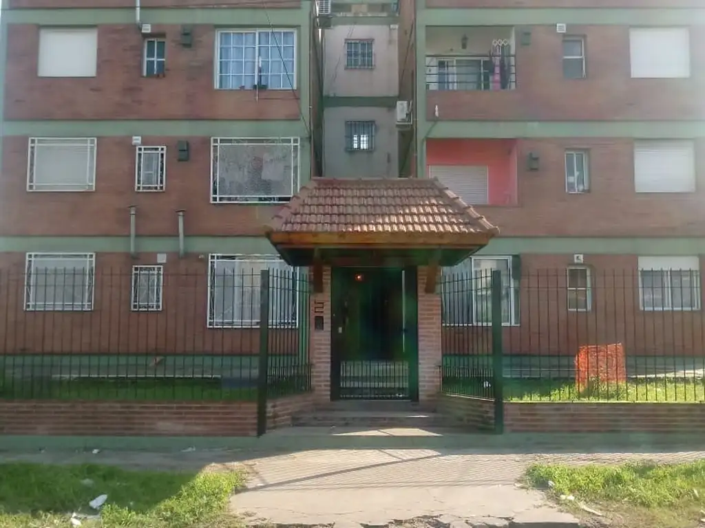 Edificio 24 , Excel 4 ambientes + entrepiso- Barrio Sagrado Corazón- Aire Acondicionado