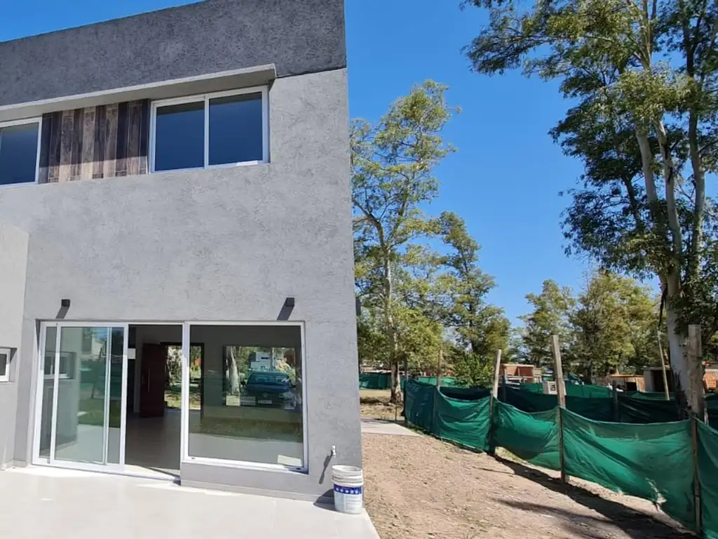 Casa a estrenar 5 ambientes a la venta