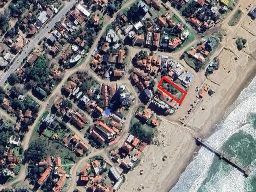 IMPORTANTE TERRENO DE 1000M2 FRENTE AL MAR