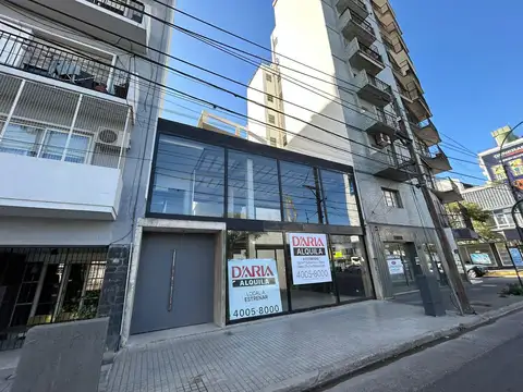 Edificio comercial sobre Libertador c/ cocheras