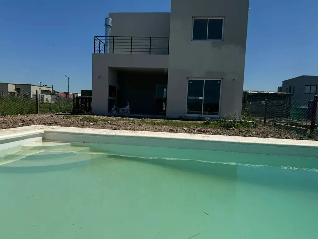 VENTA DE CASA BARRIO LAGUNA AZUL