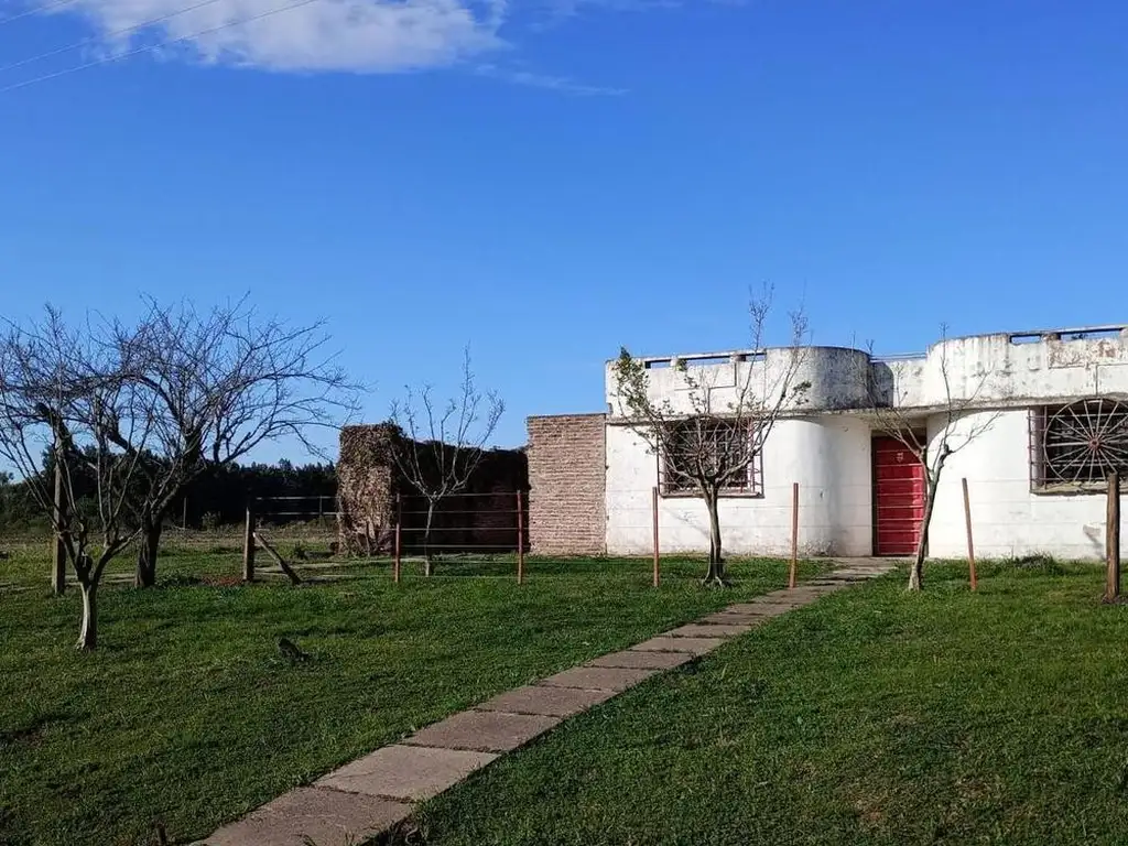 2,4 has agrícola con casa a reciclar en VENTA | Gobernador C