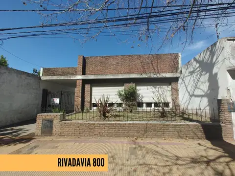 CASA EN VENTA | 3 DORMITORIOS | AV. RIVADAVIA 800