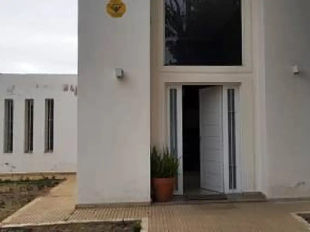 Excelente Chalet en Las Chacras Juana koslay sobre la calle Pancha Hernandez OPORTUNIDAD