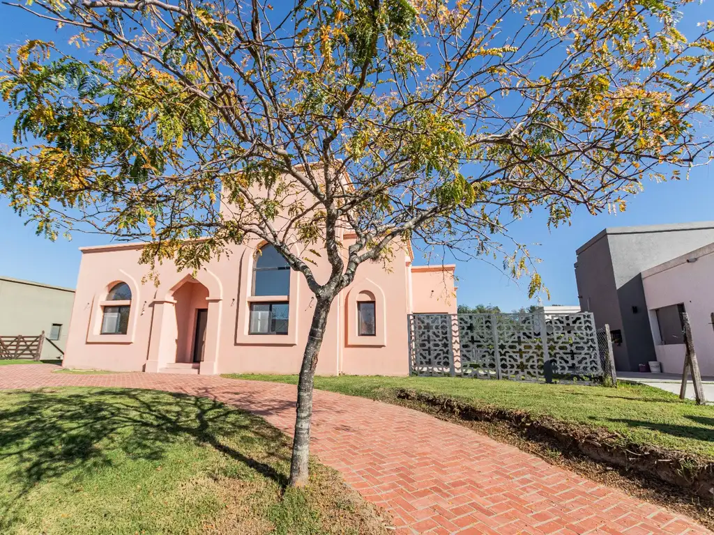 EXCELENTE Y UNICA CASA EN UNA PLANTA EN EL CANTON NORTE