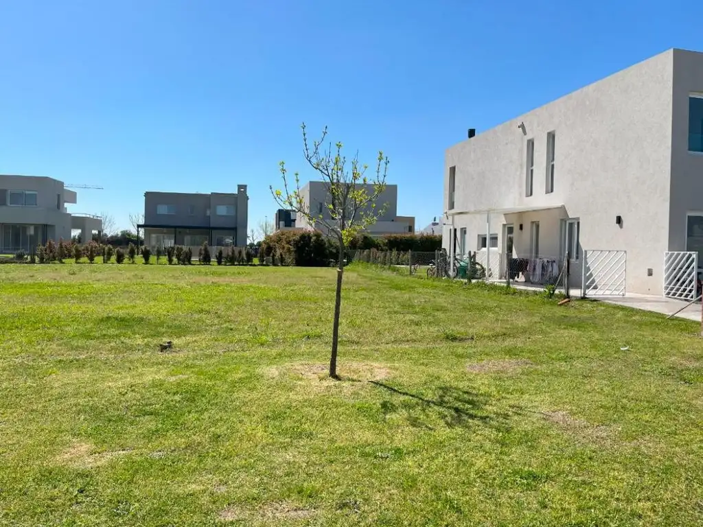 Lote Interno en Araucarias - Puertos del Lago - Con proyecto aprobado