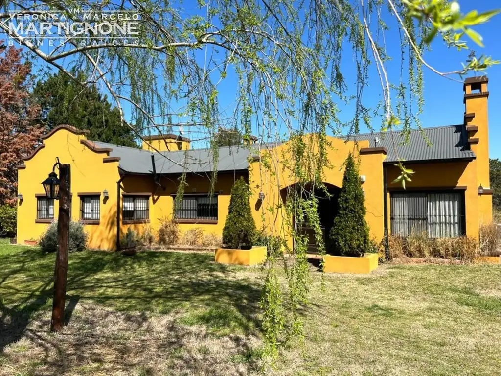 Casa con molino y tanque australiano Club de Campo La Ranita