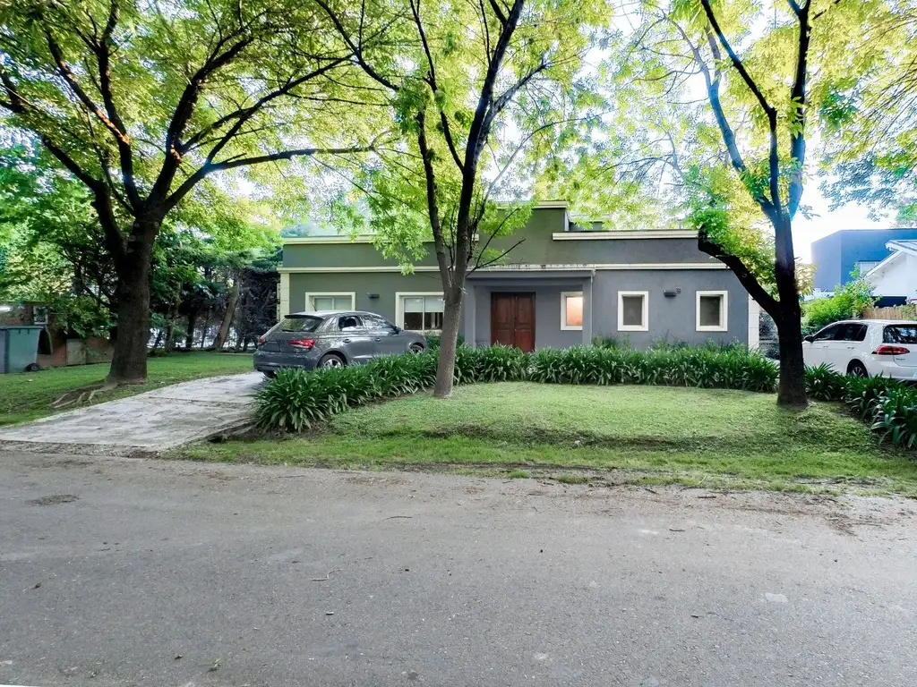 Casa Country San Carlos, Sector San Eduardo, 3 Dorm. con Dependencia Parrilla Pileta