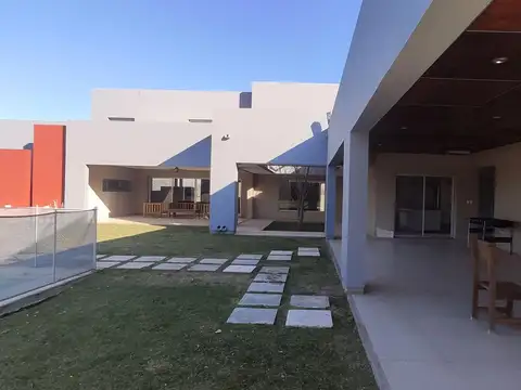 Casa en Capilla del Señor