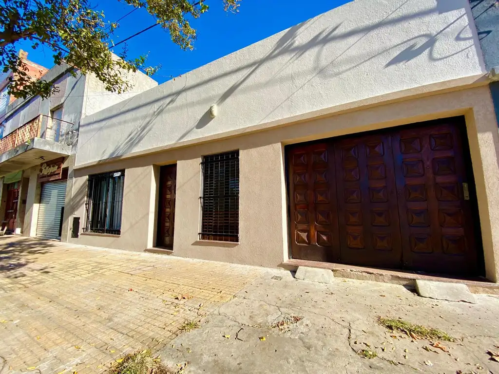 Casa en Venta en La Plata [Cod: -2455]