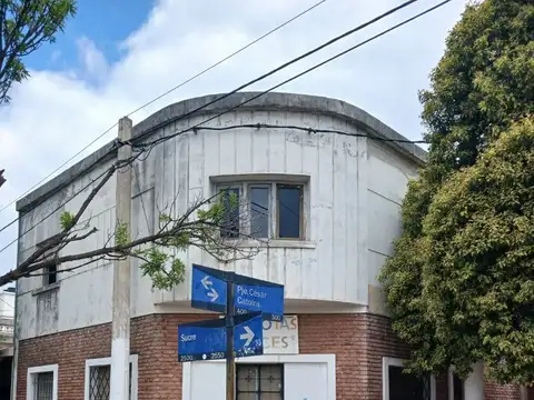 Venta casa mas local, en alta cba