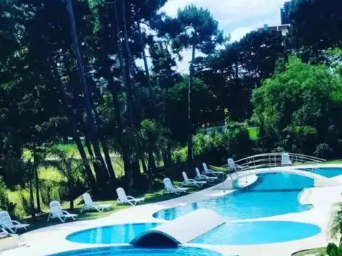 Venta depto 3 amb, con cochera, en Complejo Amarras, Pinamar