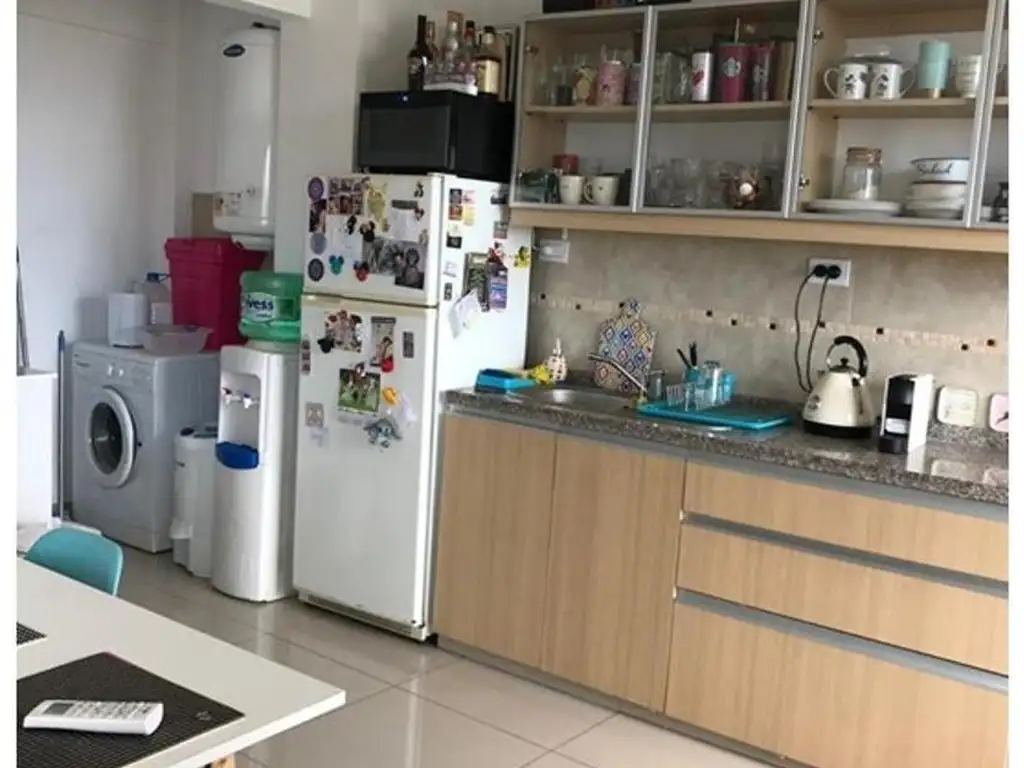 Departamento con Cochera en VENTA-Caseros Centro