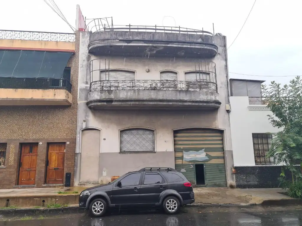 Galpón y 3 Dptos s/ Lote 384 m² - 659 m² Cub. - Barracas