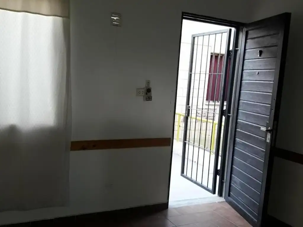 Oportunidad! Departamento 45m2 frente al metrotranvía-BºCovi