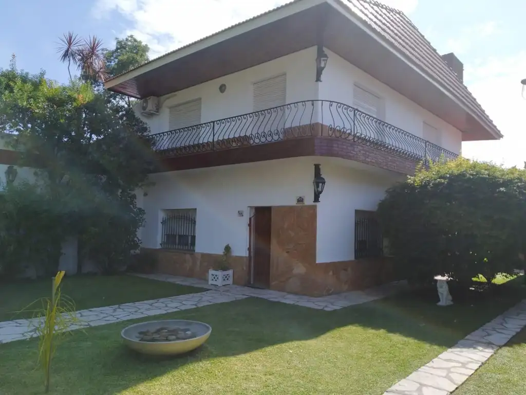 Hermoso  Chalet  5  Amb  en 2  Plantas en Venta