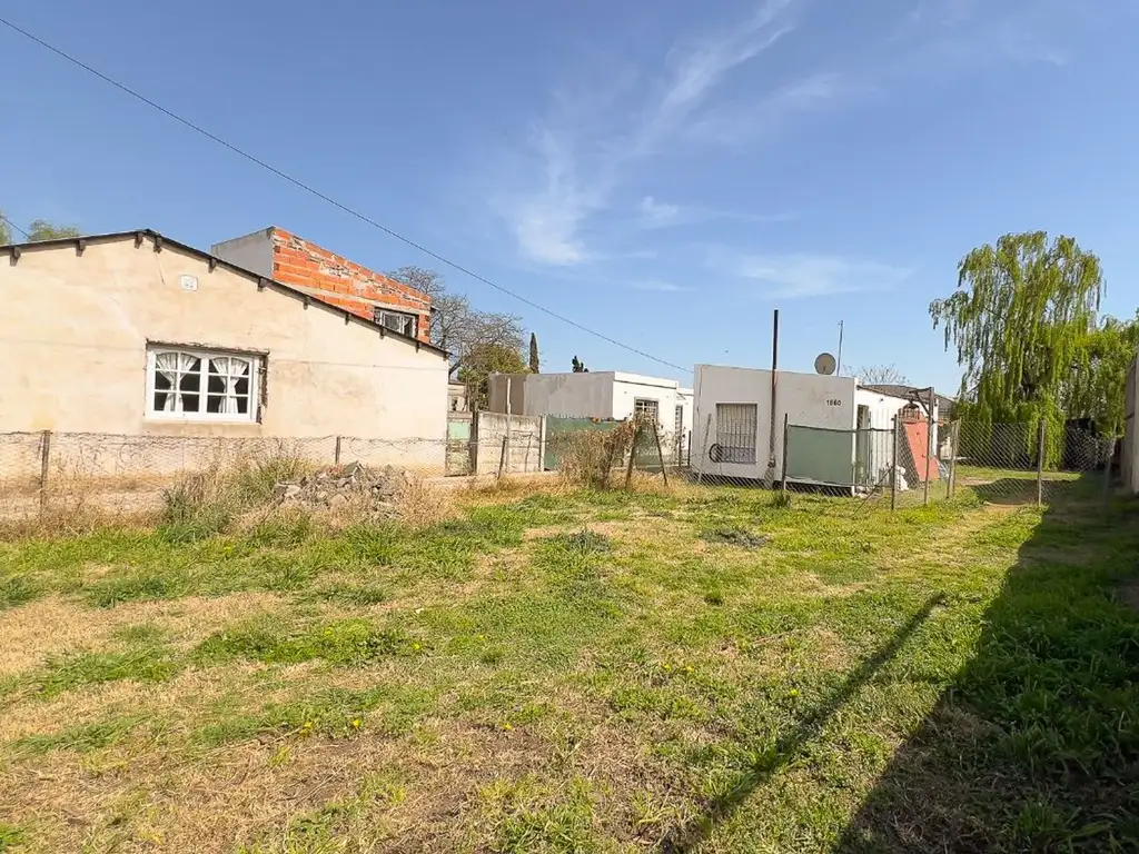 VENTA LOTE AMPLIO CON DEPARTAMENTO TANDIL