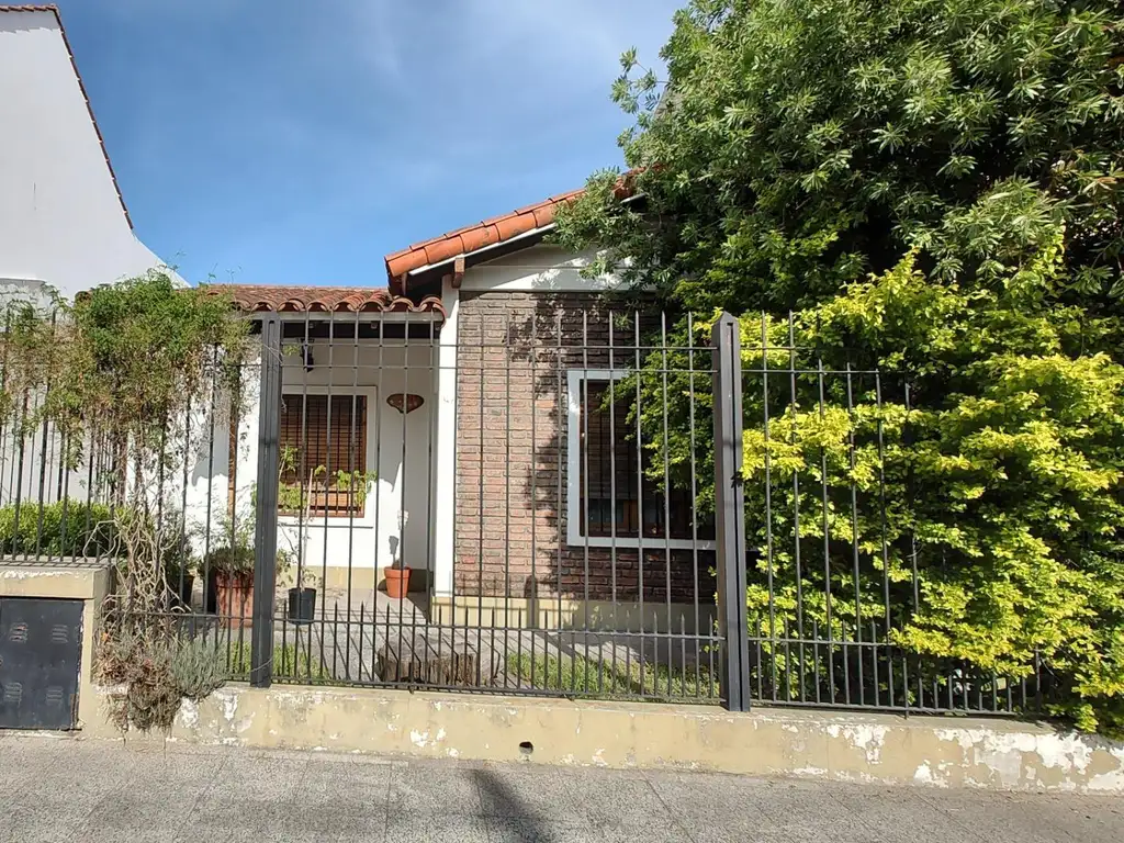 VENTA - CASA DE 2 AMB + CASA 4 AMB, LOMAS DE ZAMORA