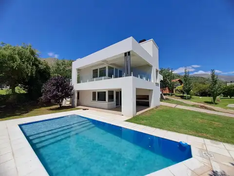 Chalet a estrenar - Venta en coutry Chumamaya