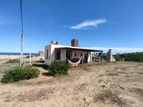 CASA 1 DOR.EN VENTA A PASOS DEL MAR EN PUNTA RUBIA