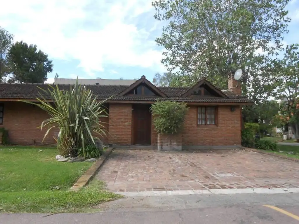 CASA EN VENTA EN COUNTRY MASCHWITZ CLUB