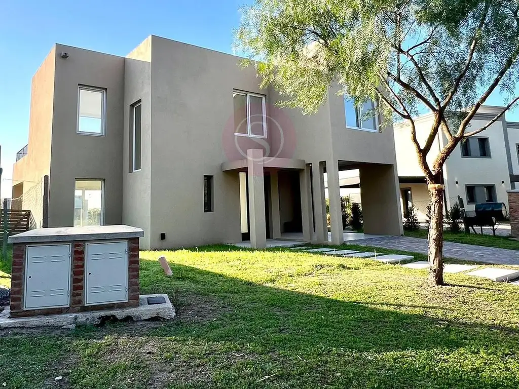 Casa en Venta en Barrio Santa Elena, Pilar Del Este