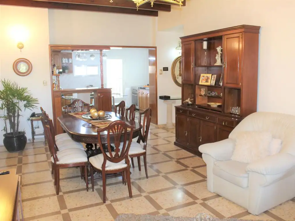 VENTA CASA 3 DORMITORIOS EN LA PLATA 32 ENTRE 134 Y 134 BIS CON TERRAZA Y PATIO