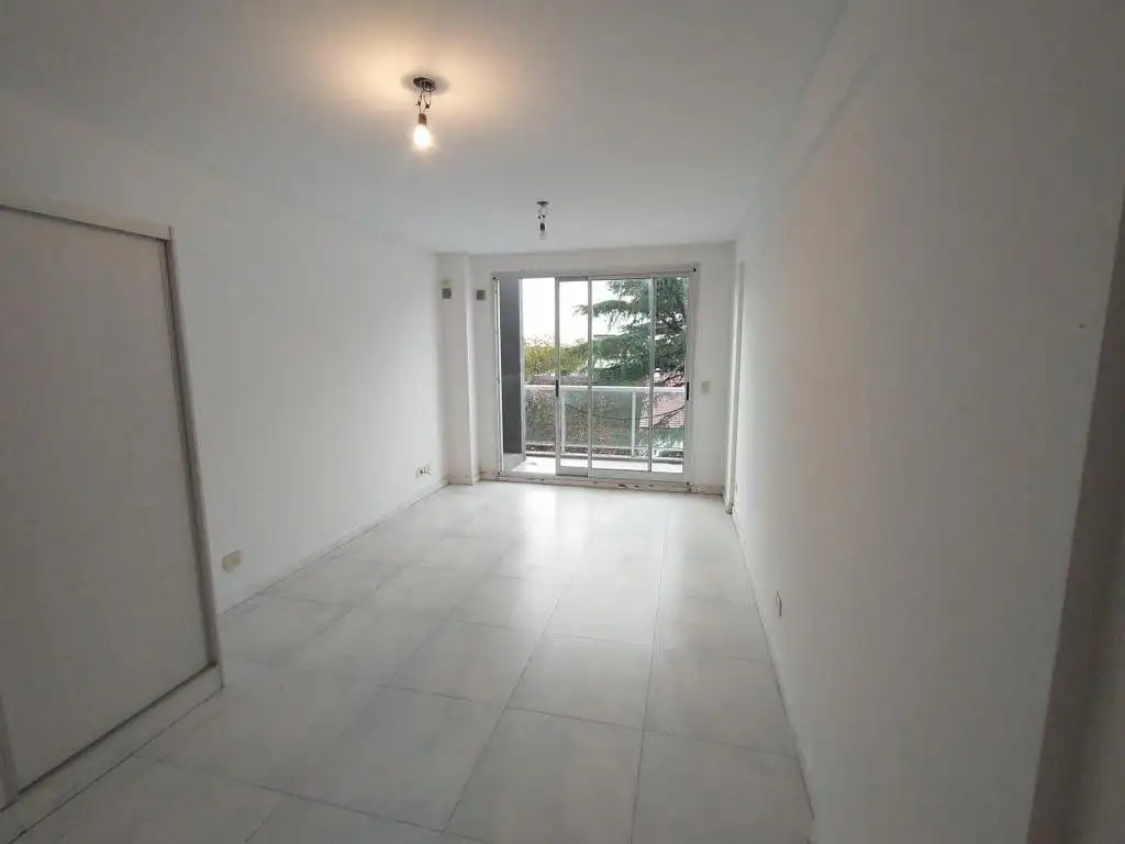 Departamento en Alquiler con cochera