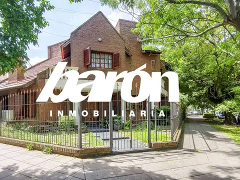 Casa - Venta - Argentina, Lanús - Arturo Bas 100