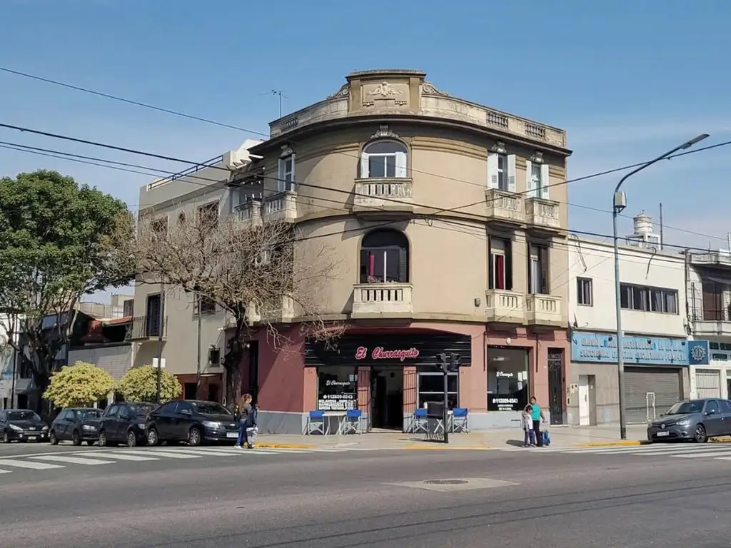 VENTA EN BLOCK LOCAL + 2 DEPARTAMENTOS LOTE PROPIO