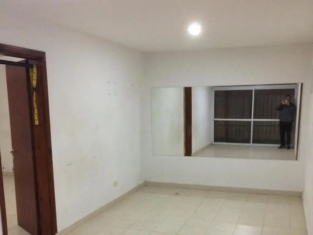 Casas en venta - 8 Dormitorios 2 Baños - Cocheras - 350Mts2 - Miramar