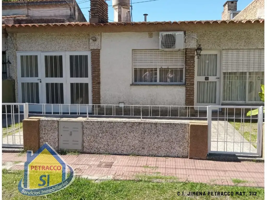 Casa el frente de 3 dormitorios en venta