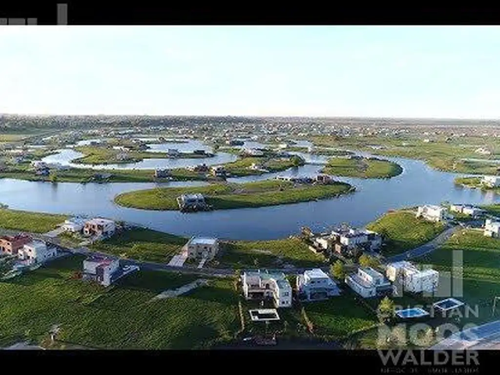 Terreno en venta Barrio El Cantón Islas.