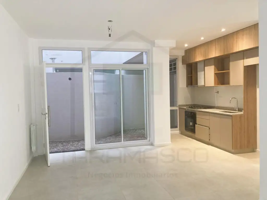 VENTA PH 2 AMB PLANTA BAJA C/PATIO EN VILLA SANTA RITA