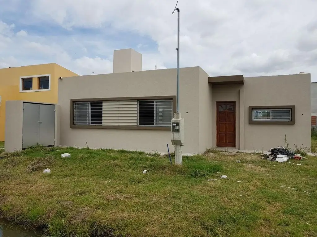 Casa en venta - 2 dormitorios 1 baño - 311mts2 - Villa Parque Sicardi