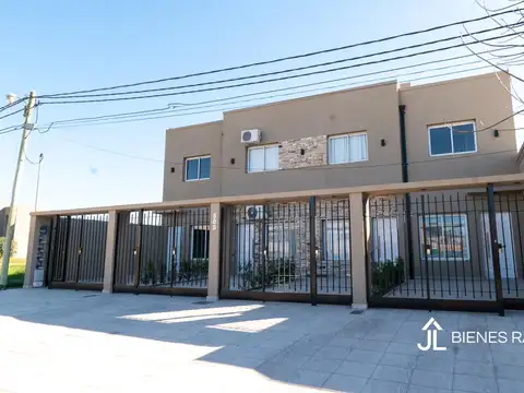 Duplex en venta en el centro de Los Cardales