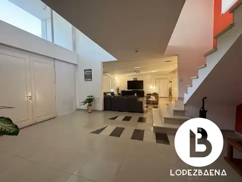 Vendo casa GIGANTE en San Isidro - Villa Allende Terreno 2716mt, 1000mt cub