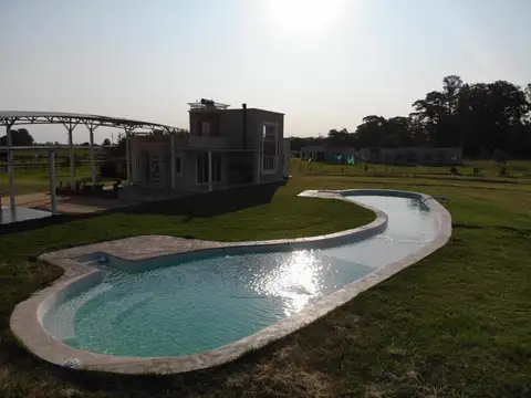 Quinta en Alquiler Temporal - USD 3.000