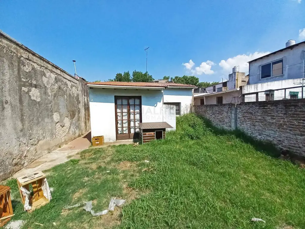 Venta Casa Lote Propio 4 Ambientes, 2 Patios, 1 Patio Fondo Jardin y Terraza en Mataderos