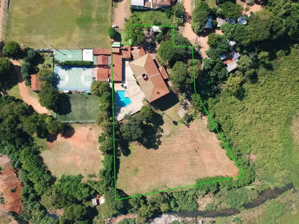 EN PARAGUAY -  VENTA CASA SOBRE FUTURA COSTANERA SUR