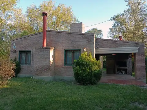 Se vende Casa 110m2 en terreno de 1085m2 -Villa Ciudad Parque-