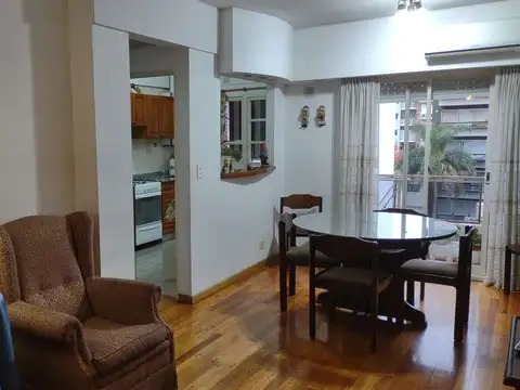 HERMOSO 2 AMB AMPLIO C/BALCON - LAV Y COCHERA - LUMINOSO A MEDIA CUADRA DE Av. MAIPU