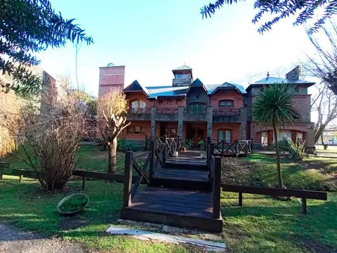 Chacra con importante chalet  -  ubicado en Ruta 11 Km 323