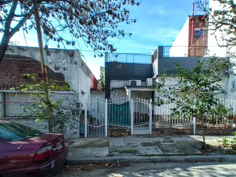 VENTA PH 4 Ambientes- PARQUE CHAS- PERMUTA - Foto 0