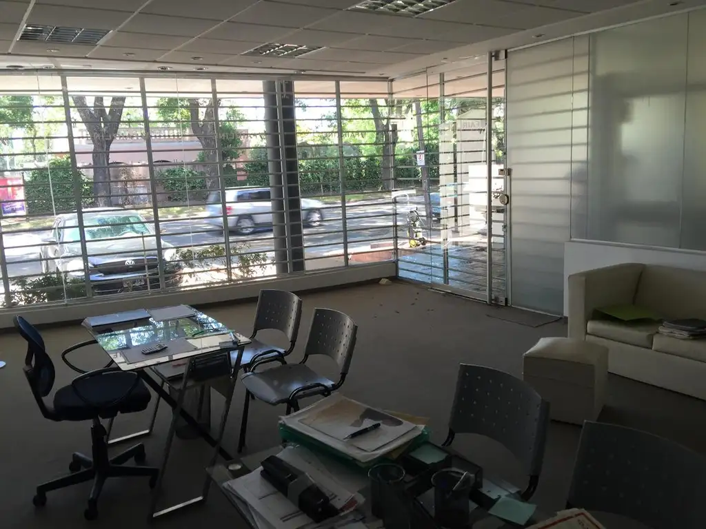 Oficina en venta frente al club CASI en San Isidro