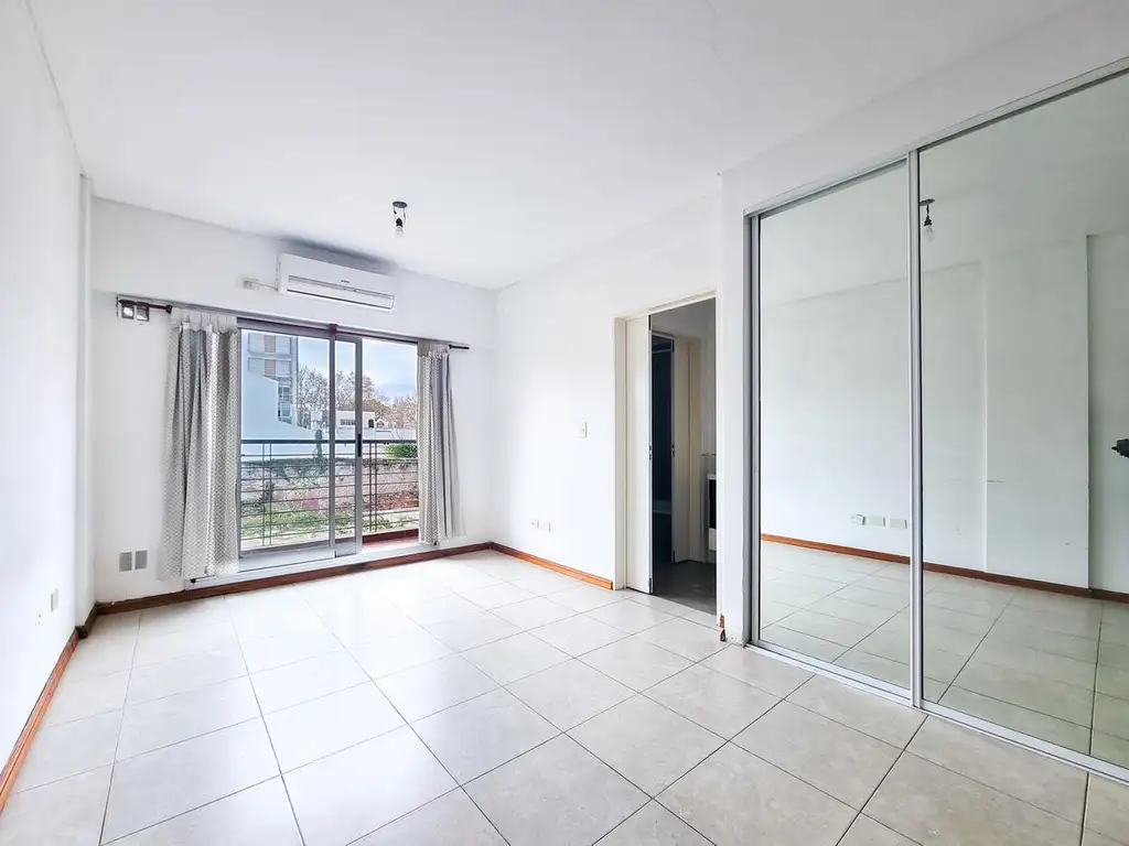 Monoambiente con COCHERA en VENTA Villa Urquiza con balcon contrafrente