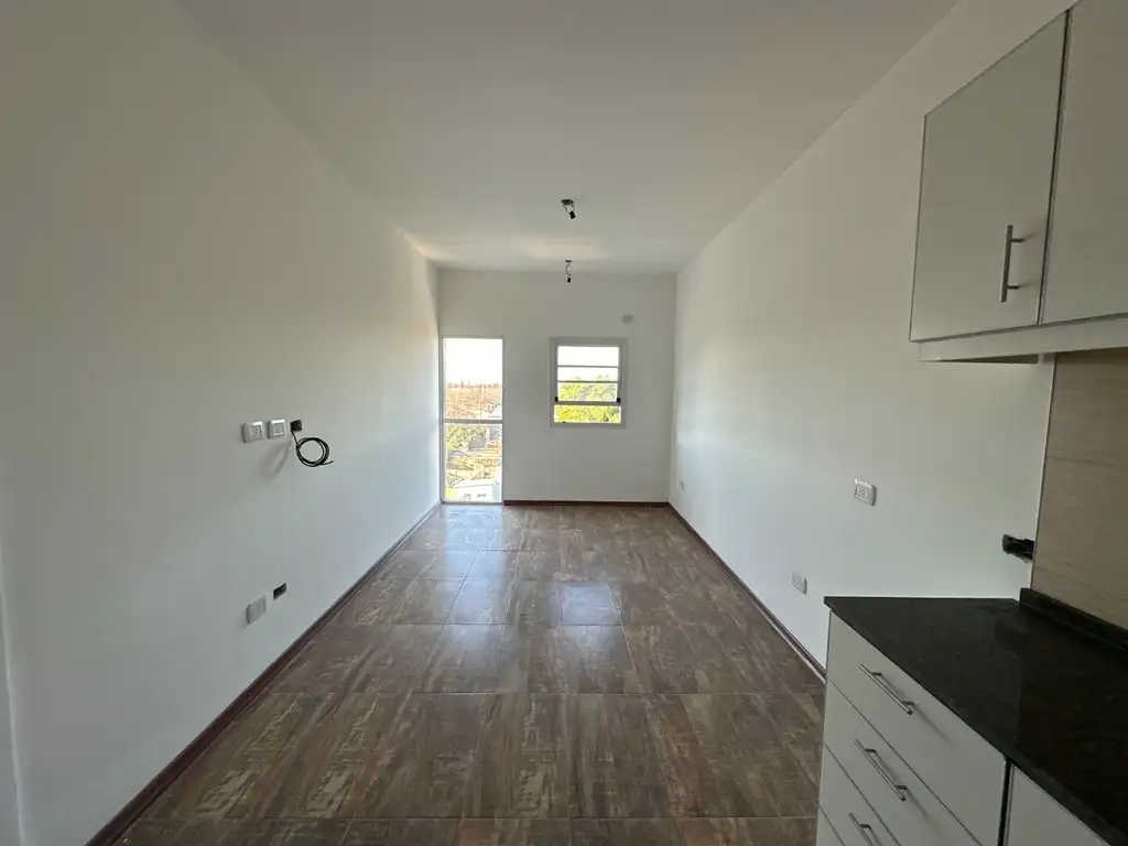 En venta departamento monoambiente en el centro de Jose C Paz - Escritura inmediata