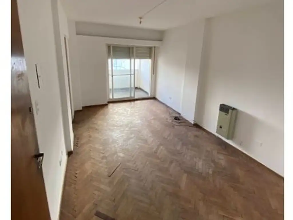 Departamento en venta en el Centro de Rosario. Maipu 1200.